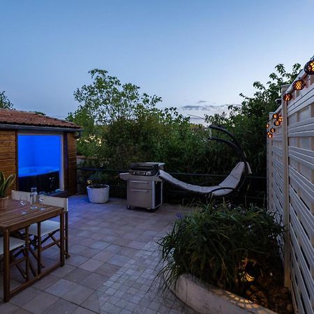 La Citadelle ~ Jacuzzi ~ Terrasse Apartment Carcassonne Luaran gambar
